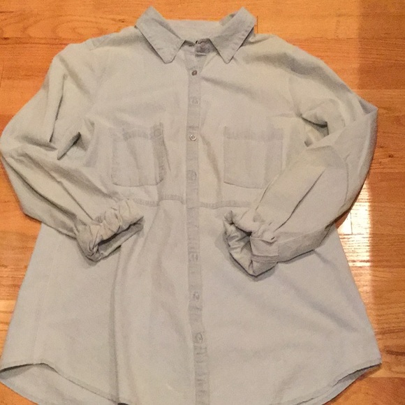 Fire Los Angeles Tops - 4/$12 Denim button down shirt